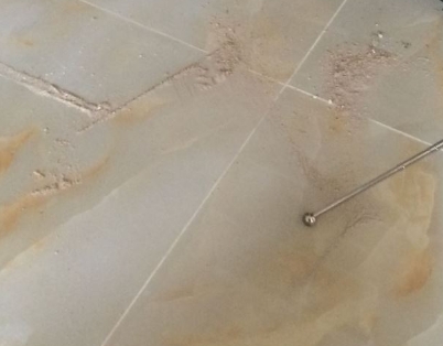 施秉瓷砖空鼓维修公司分享粘合剂选择不当在瓷砖铺贴过程中可能导致以下问题